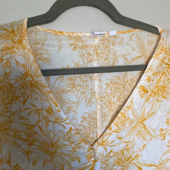 Gap 3/4 length button up blouse - Picture 4 of 6